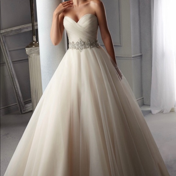 Marilee Beaded Waistband on Tulle Wedding Dress - Picture 1 of 6